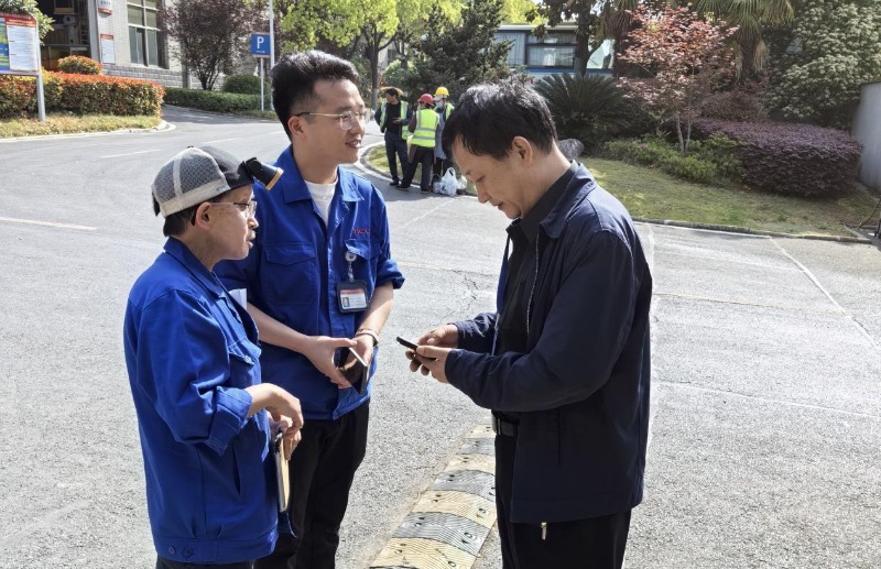 手机返还现场.jpg