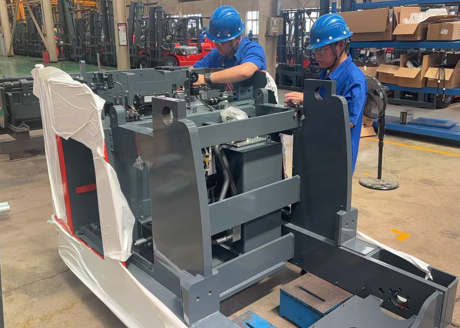 图2 站架式人下行三向车车架焊接、装配指导 左2图.jpg